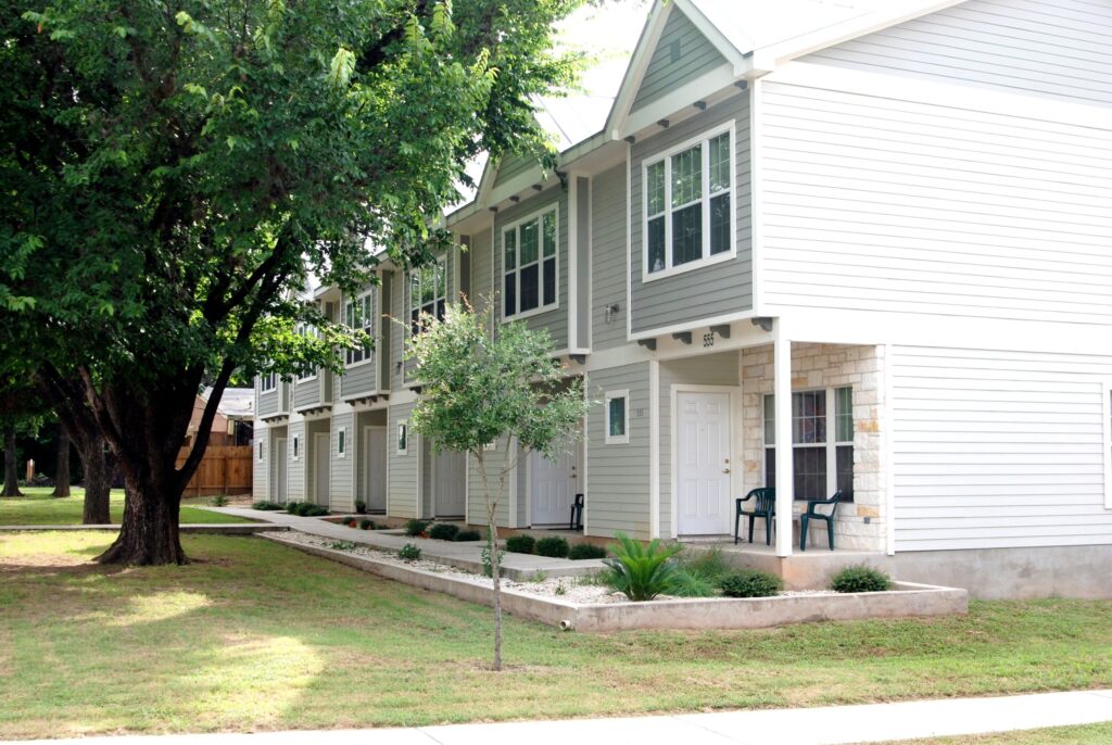 hutchison place apts 1 scaled